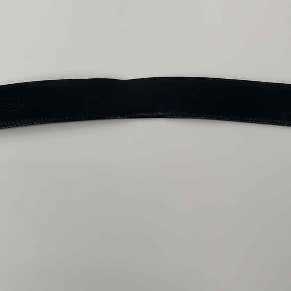 Gucci Authentic Black and Gold belt 💯 Authentic - Picture 8 of 12